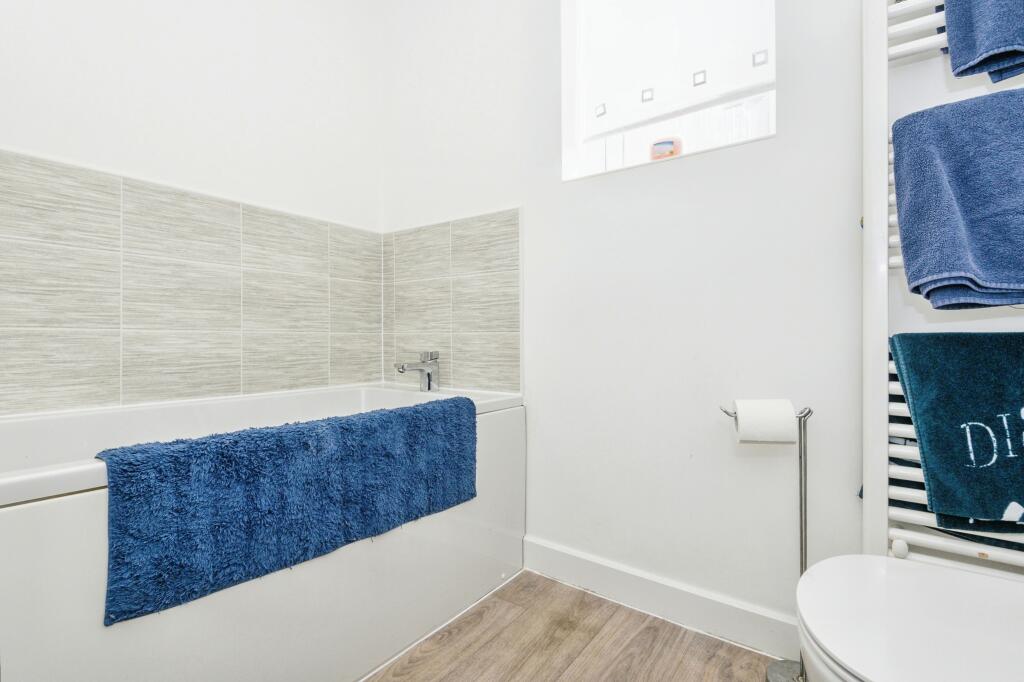 Additional property image - Castle Stead Crescent, Bradford, BD13