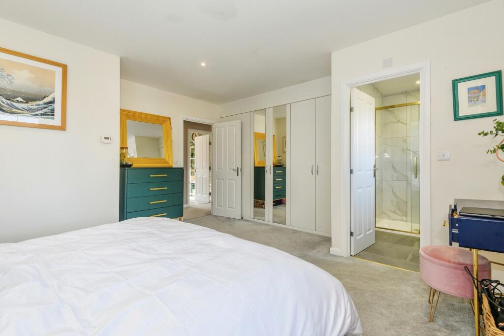 Additional property image - Pavillion View, Cleckheaton, BD19