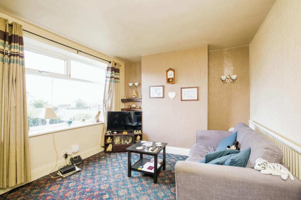 Additional property image - Farfield Grove, Bradford, BD6