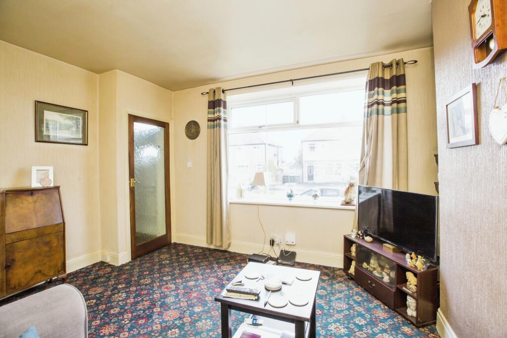 Additional property image - Farfield Grove, Bradford, BD6