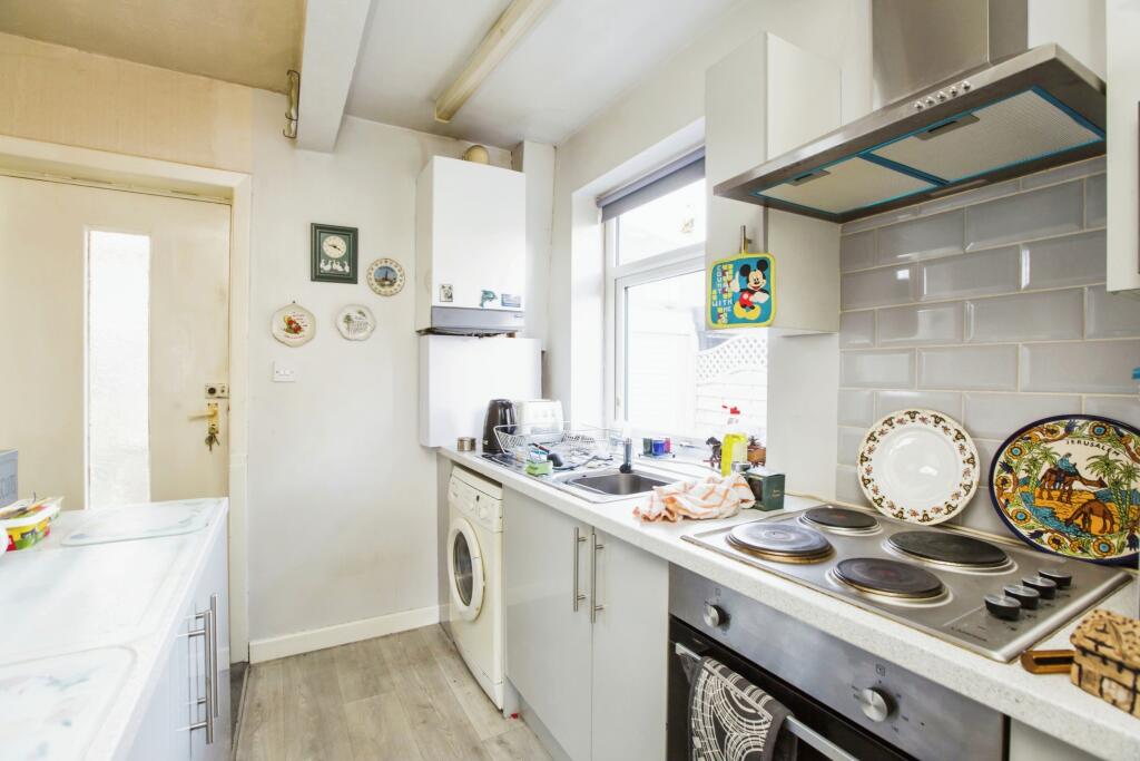 Additional property image - Farfield Grove, Bradford, BD6