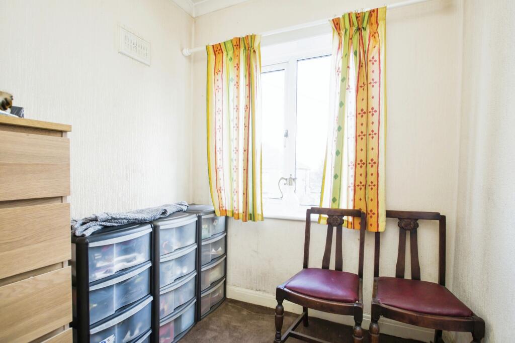 Additional property image - Farfield Grove, Bradford, BD6