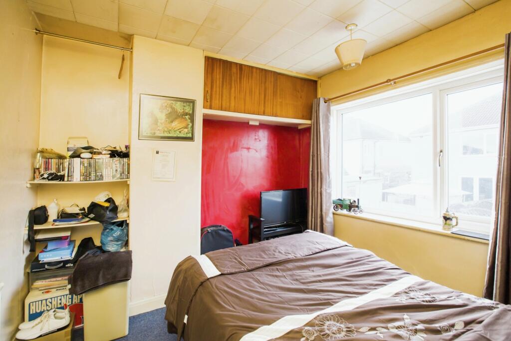Additional property image - Farfield Grove, Bradford, BD6