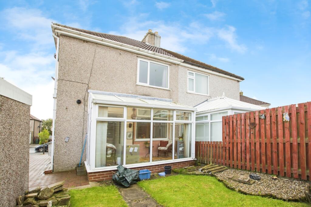 Additional property image - Farfield Grove, Bradford, BD6
