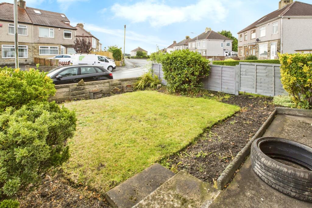 Additional property image - Farfield Grove, Bradford, BD6