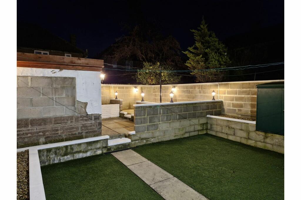 Additional property image - Peverell Close, Bradford, BD4