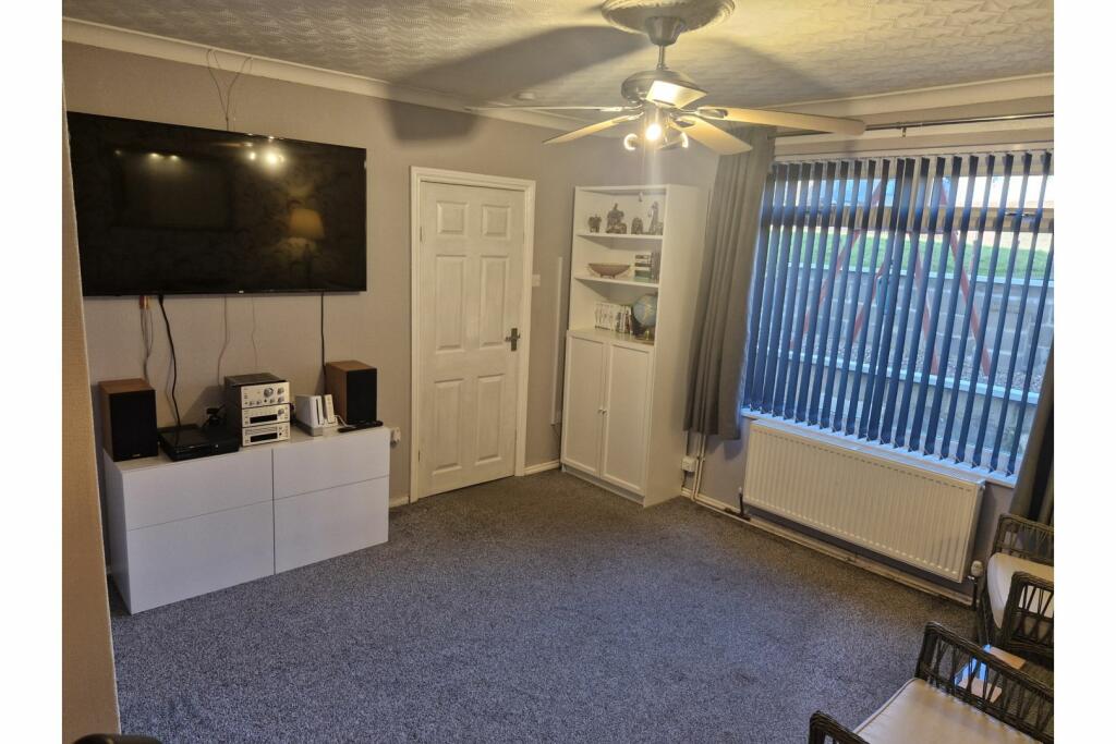 Additional property image - Peverell Close, Bradford, BD4