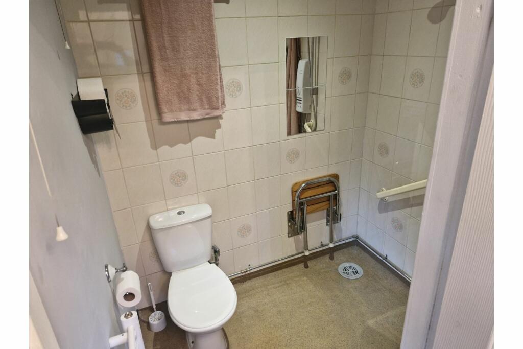 Additional property image - Peverell Close, Bradford, BD4