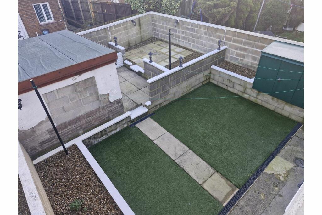 Additional property image - Peverell Close, Bradford, BD4