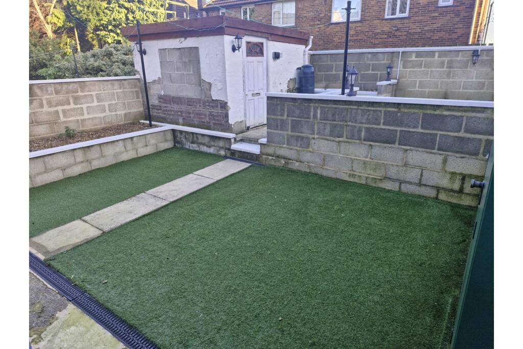 Additional property image - Peverell Close, Bradford, BD4