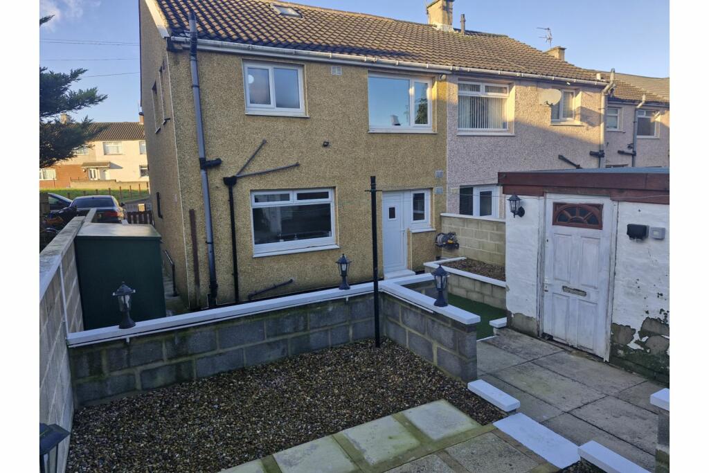 Additional property image - Peverell Close, Bradford, BD4
