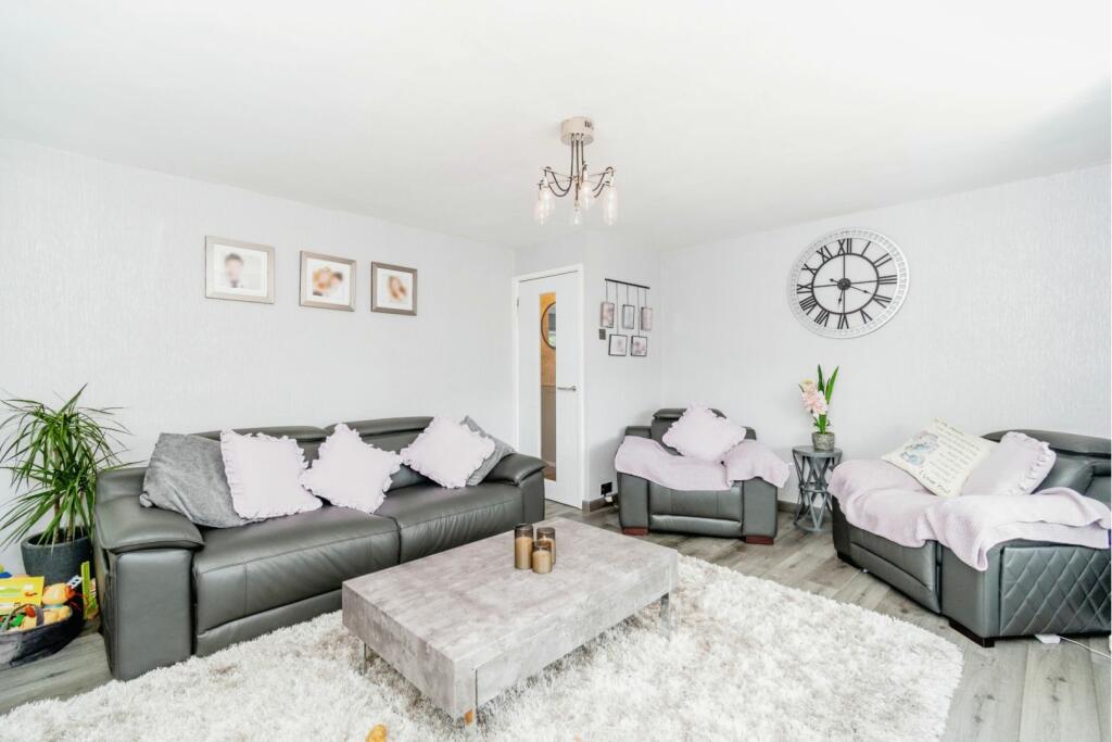 Additional property image - Harcourt Avenue, Bradford, BD13