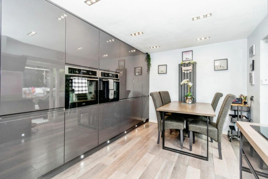 Additional property image - Harcourt Avenue, Bradford, BD13