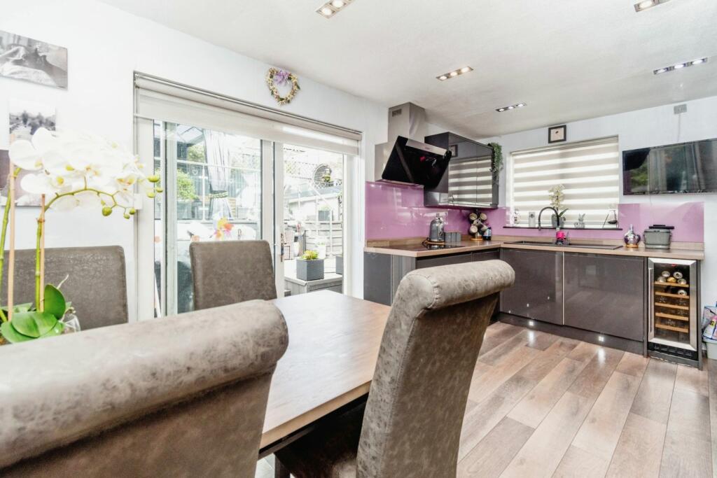 Additional property image - Harcourt Avenue, Bradford, BD13