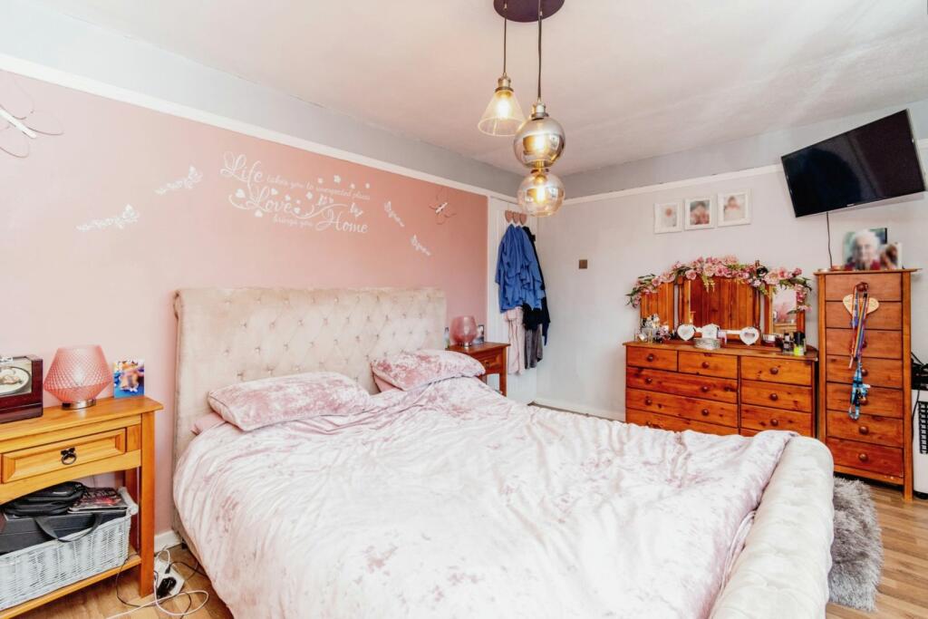 Additional property image - Harcourt Avenue, Bradford, BD13