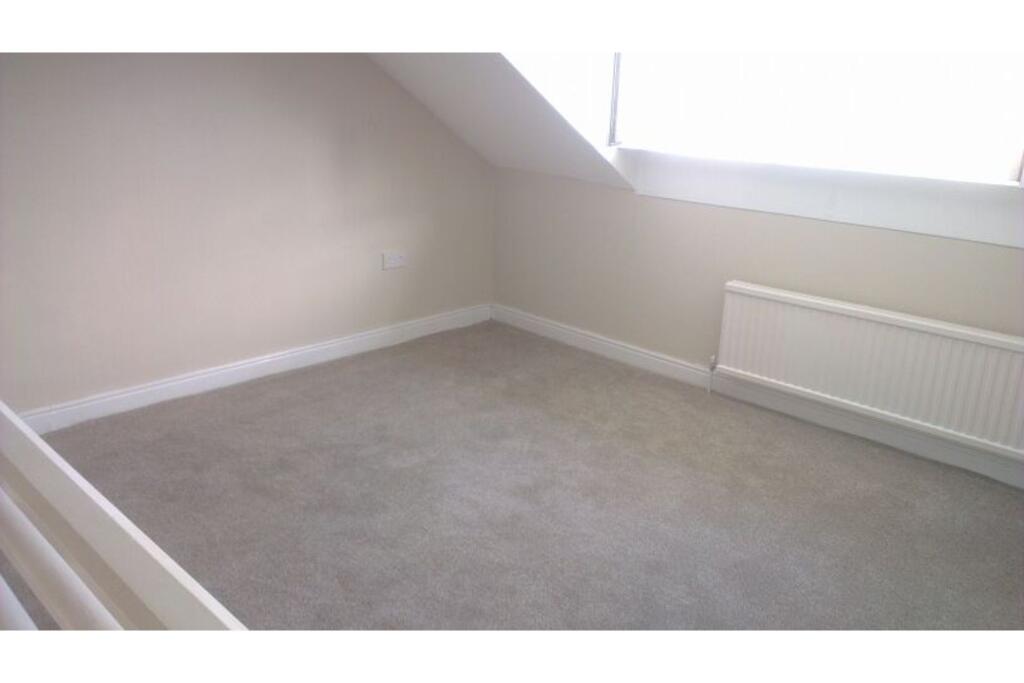 Additional property image - Sandygate Terrace, Bradford, BD4