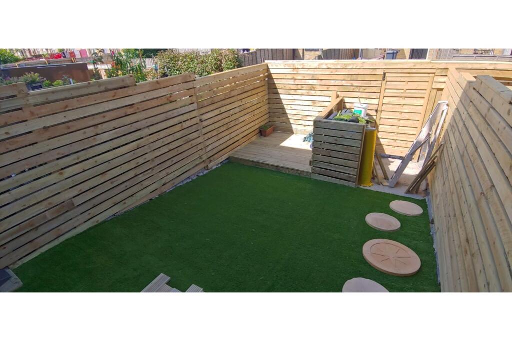 Additional property image - Sandygate Terrace, Bradford, BD4