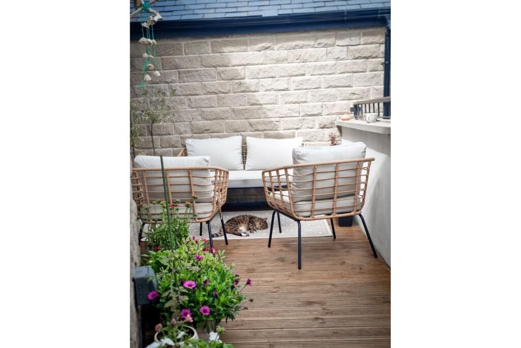 Additional property image - Oak Street, Keighley, BD22