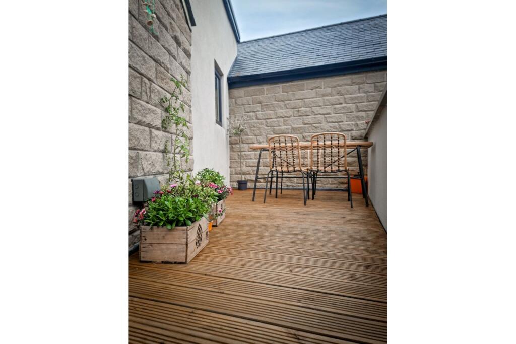 Additional property image - Oak Street, Keighley, BD22