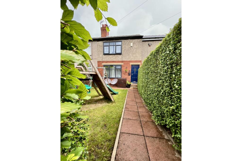 Main image of property: Birkenshaw Lane, Bradford, BD11