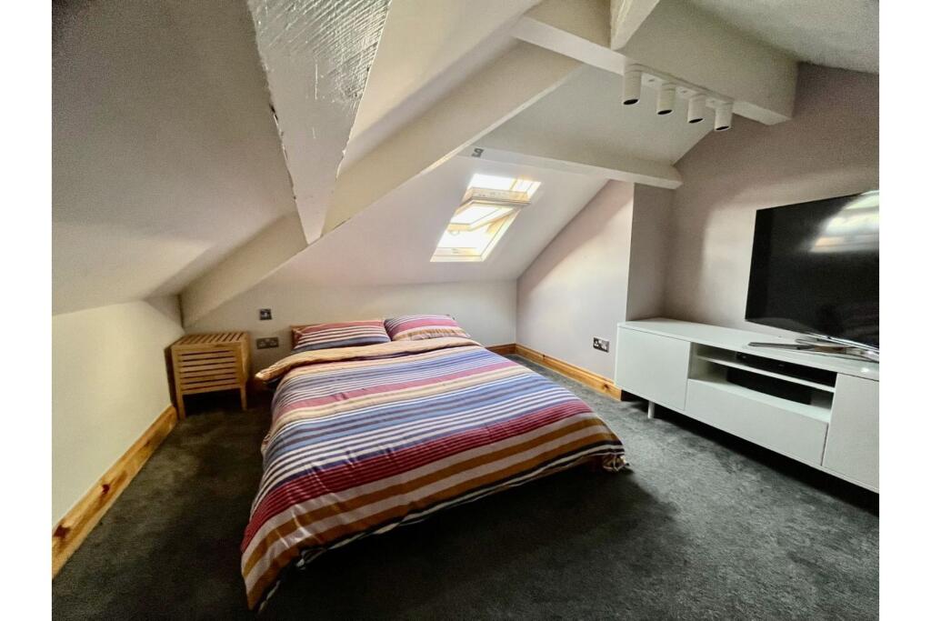 Additional image 15 of Kingston Grove, Bradford, BD10