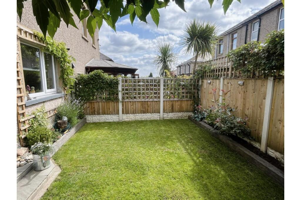 Additional image 16 of Kingston Grove, Bradford, BD10