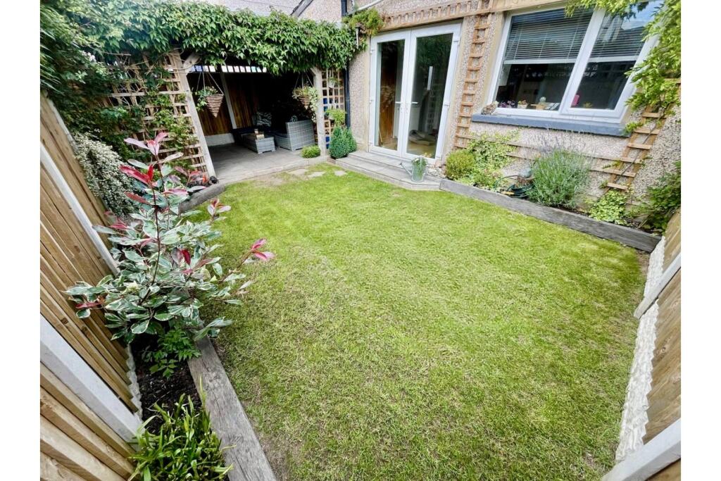 Additional image 17 of Kingston Grove, Bradford, BD10