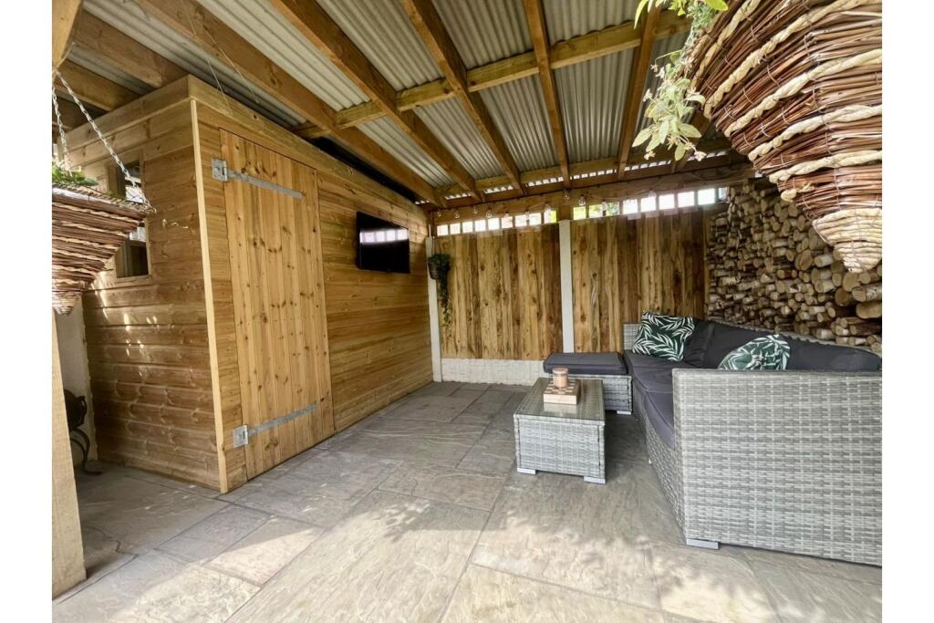 Additional image 19 of Kingston Grove, Bradford, BD10