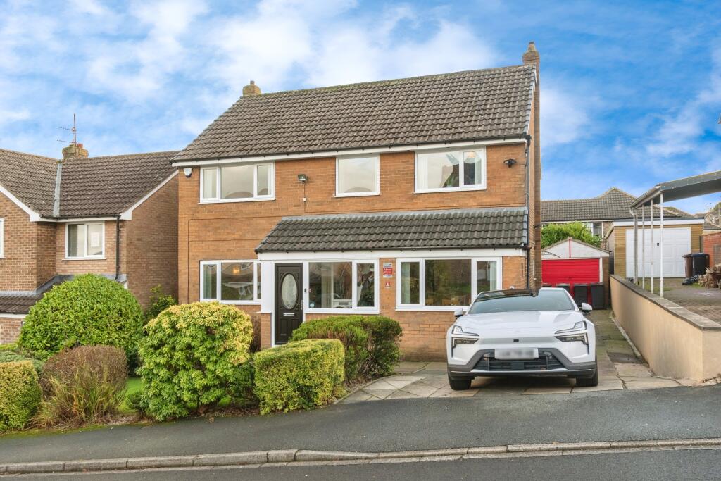 Main image of property: Grasleigh Avenue, Bradford, BD15