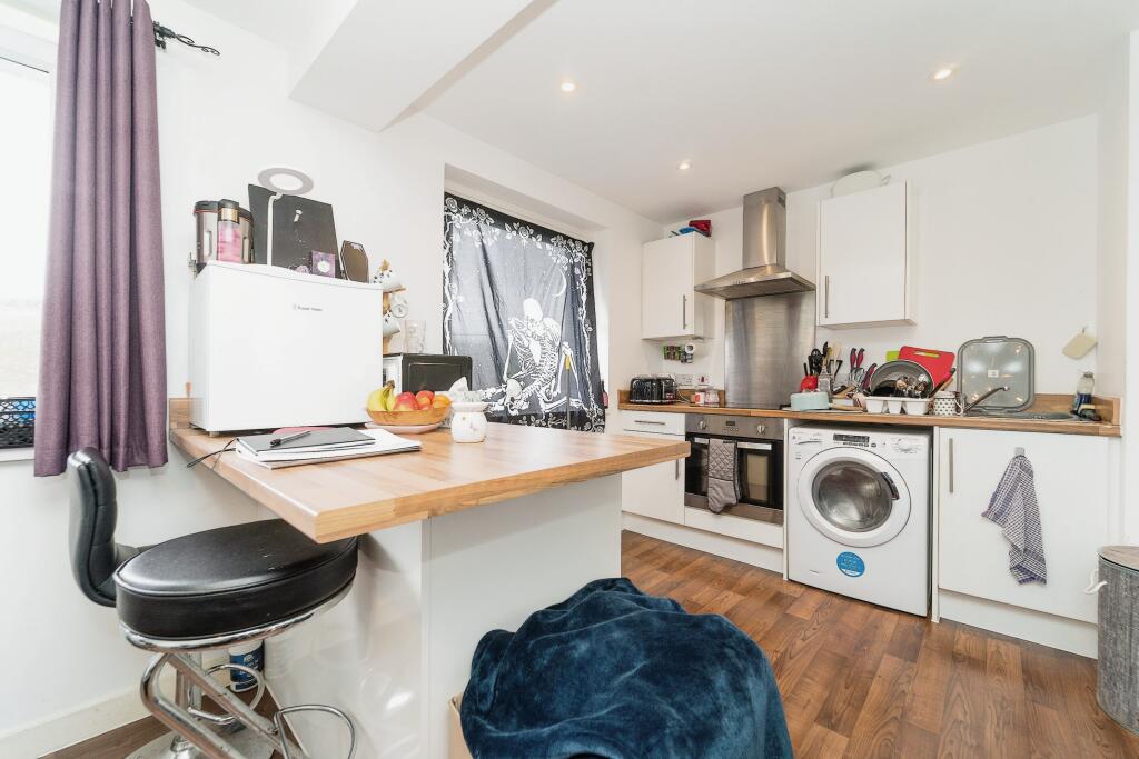 Additional property image - Parkwood Rise, Keighley, BD21