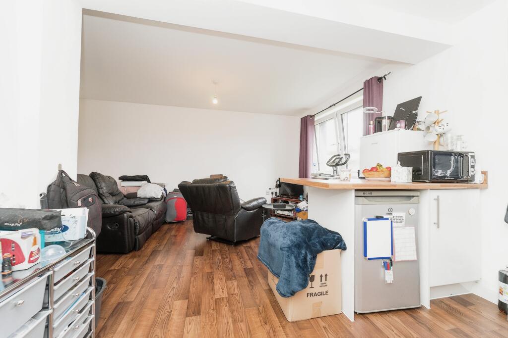 Additional property image - Parkwood Rise, Keighley, BD21