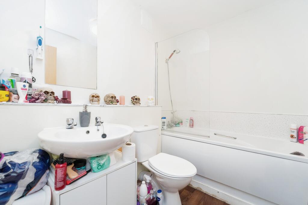 Additional property image - Parkwood Rise, Keighley, BD21