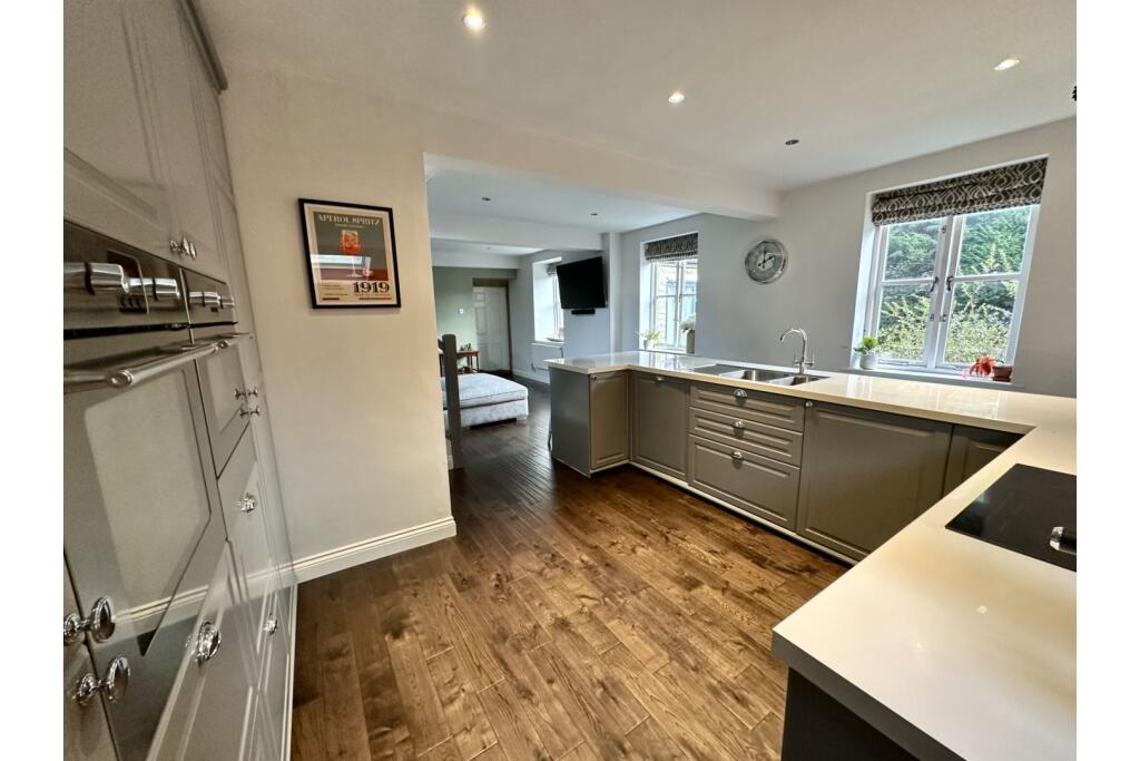 Additional property image - Fyfe Lane, Shipley, BD17