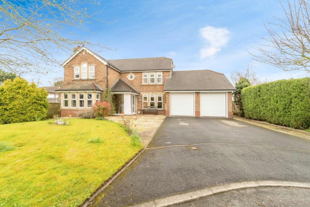 5 bedroom detached house for sale in Hippings Way, Clitheroe, BB7