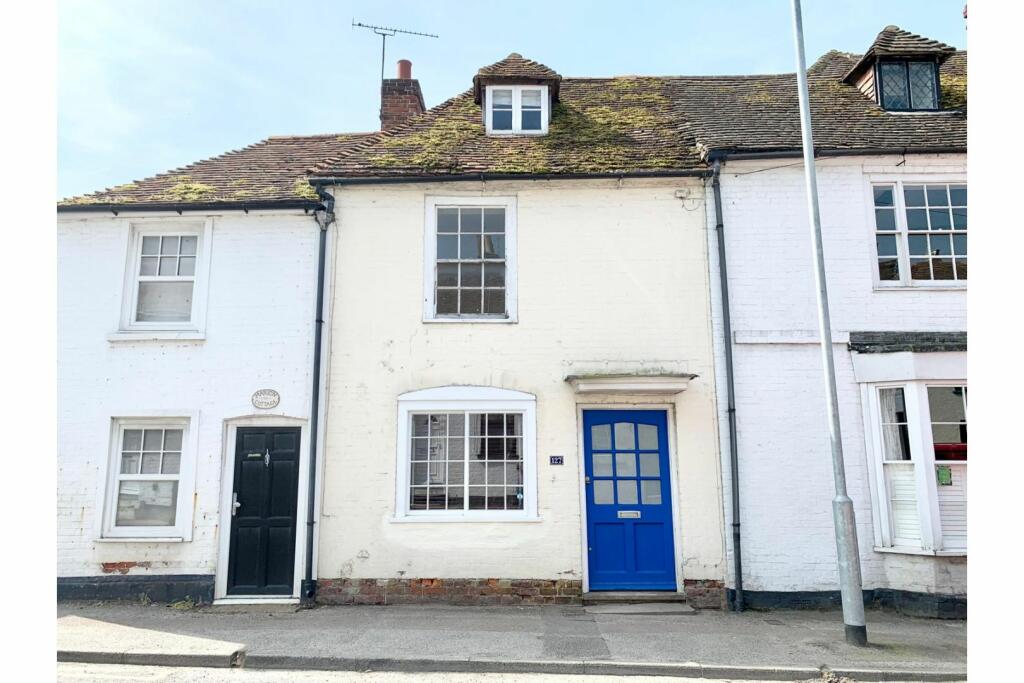 3 bedroom terraced house for rent in The Street, Faversham, ME13