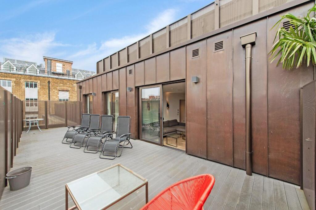 Main image of property: Hatton Wall, Farringdon, London, EC1N