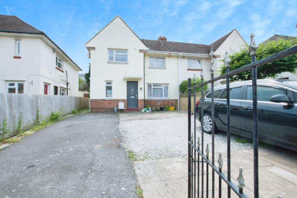 Main image of property: Grove Road, Poole, BH12