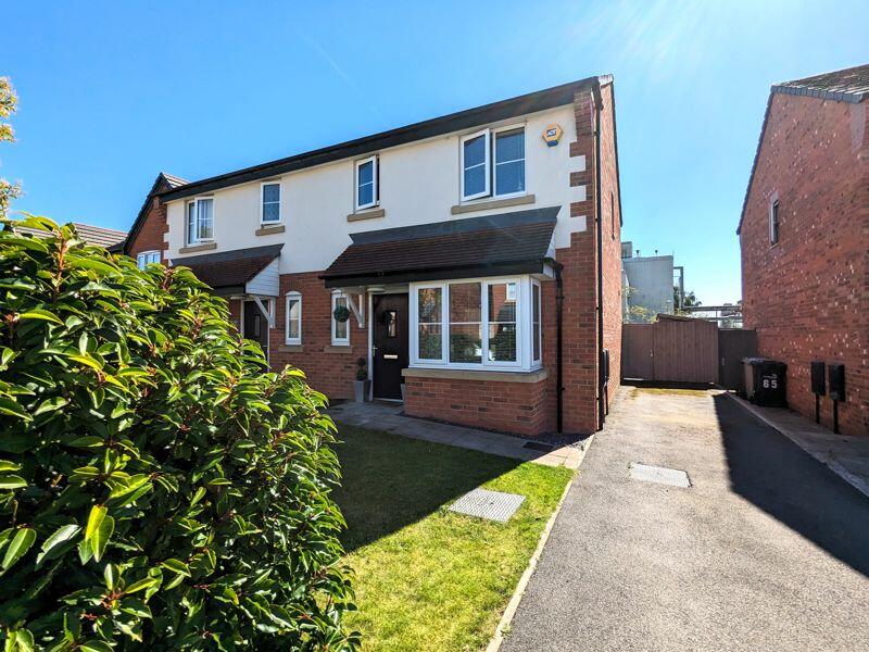 3 bedroom semidetached house for sale in Severn Way, Holmes Chapel, CW4