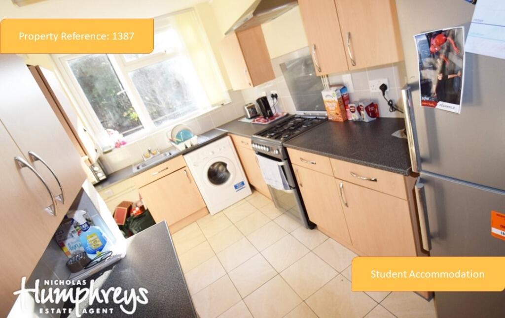 Main image of property: Roberts Avenue, Newcastle-Under-Lyme, ST5
