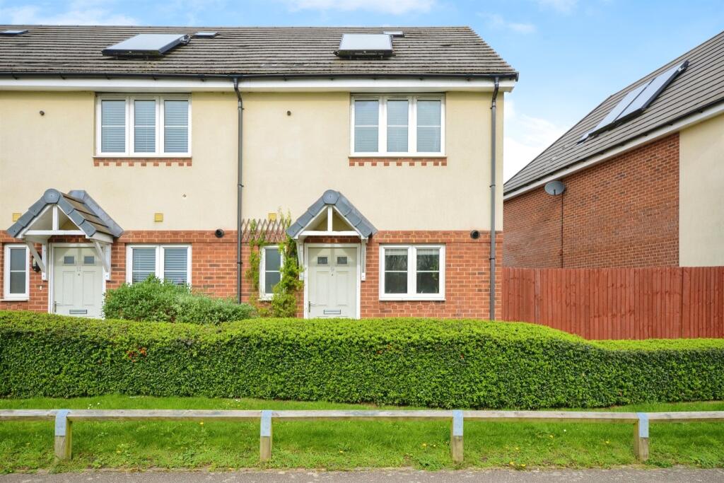 2 bedroom end of terrace house for sale in Braham Crescent, Leavesden