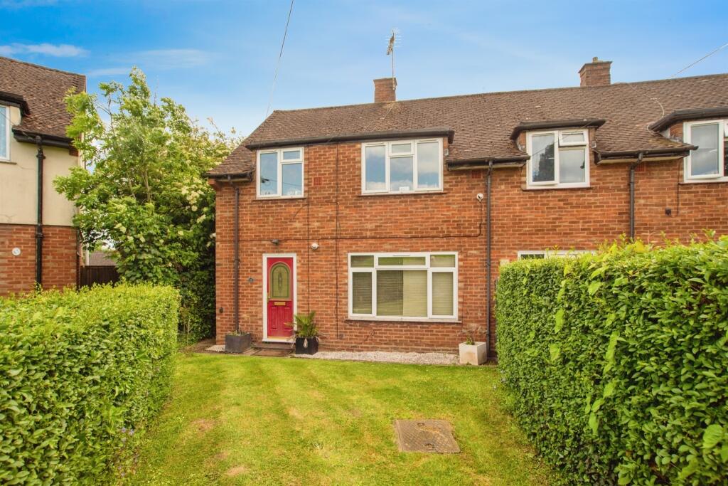 3 bedroom end of terrace house for sale in Tibbs Hill Road, Abbots Langley, WD5