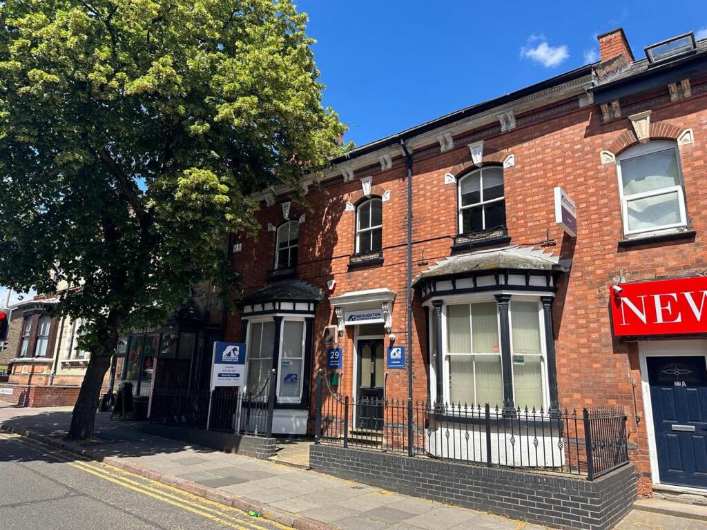 Main image of property: 29 Glenfield Road East, Leicester LE3 5QW