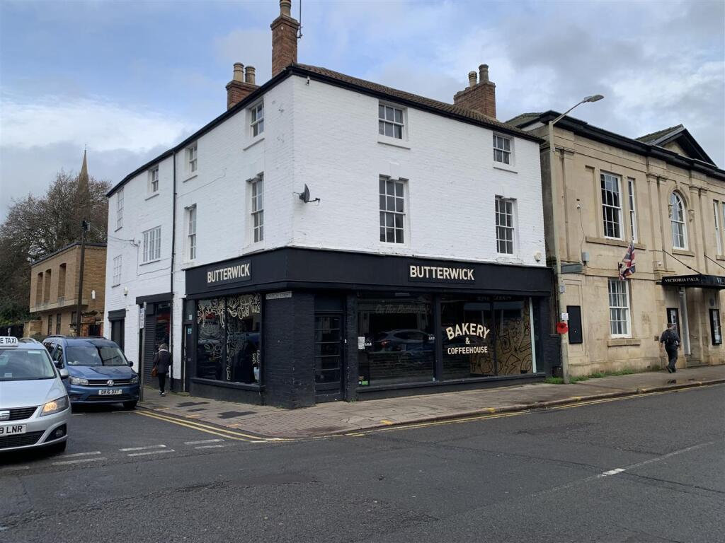 Main image of property: 41 High Street Oakham LE15 6AH