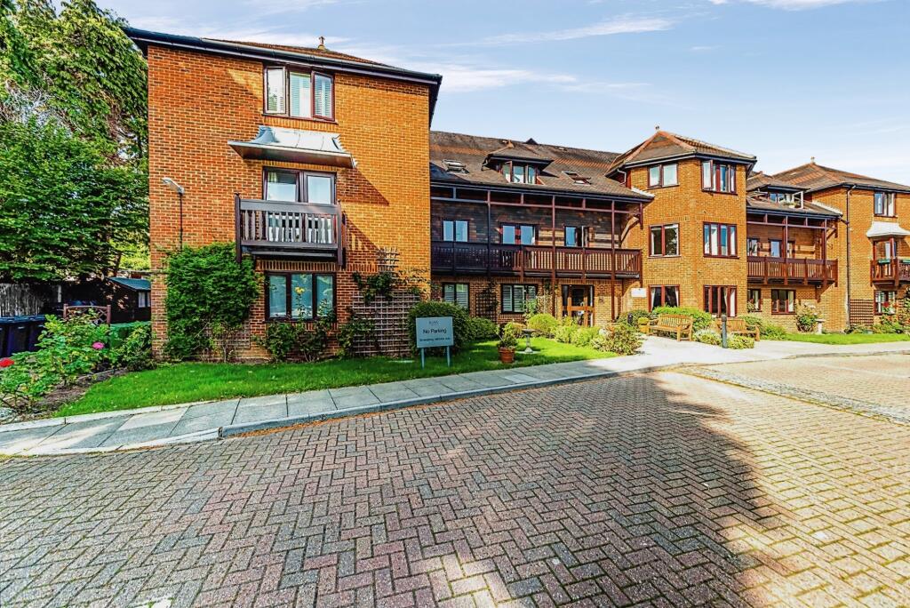 1 bedroom flat for sale in South Street, Dorking, RH4