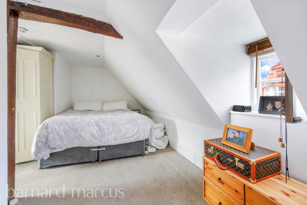 1 bedroom flat for sale in High Street, Dorking, RH4