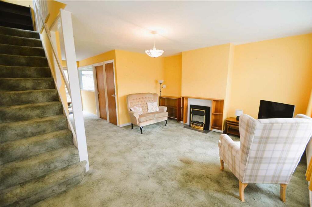 3 bedroom semidetached house for sale in Fairway, Keyworth, Nottingham