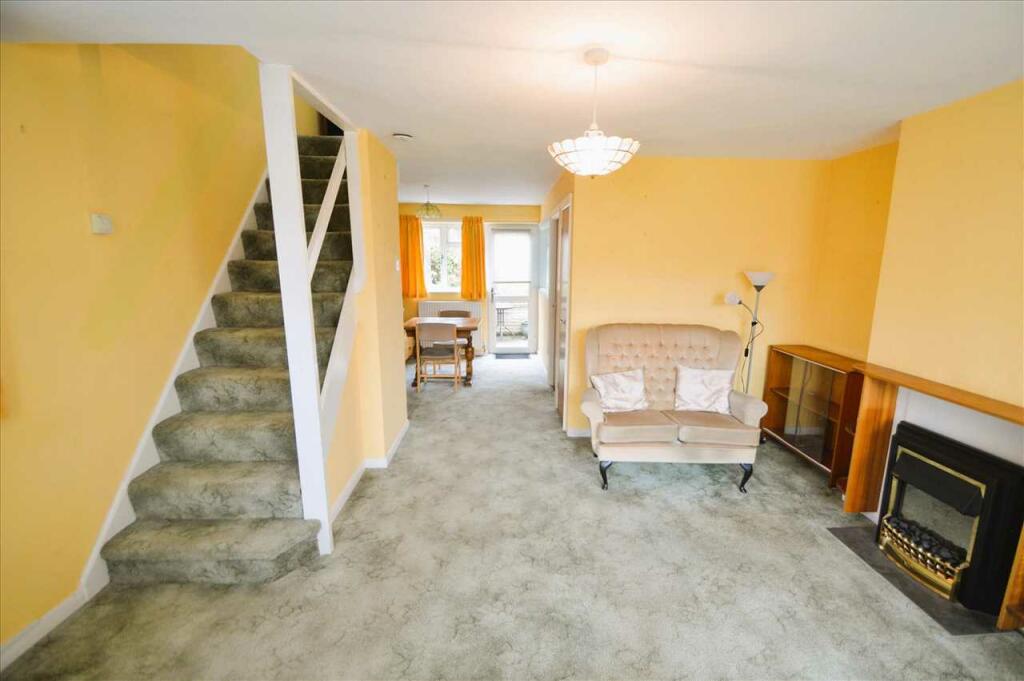 3 bedroom semidetached house for sale in Fairway, Keyworth, Nottingham