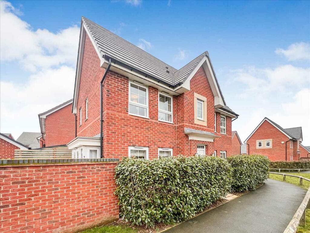3 bedroom detached house for sale in Whitebeam Close, Edwalton, Nottingham, NG12