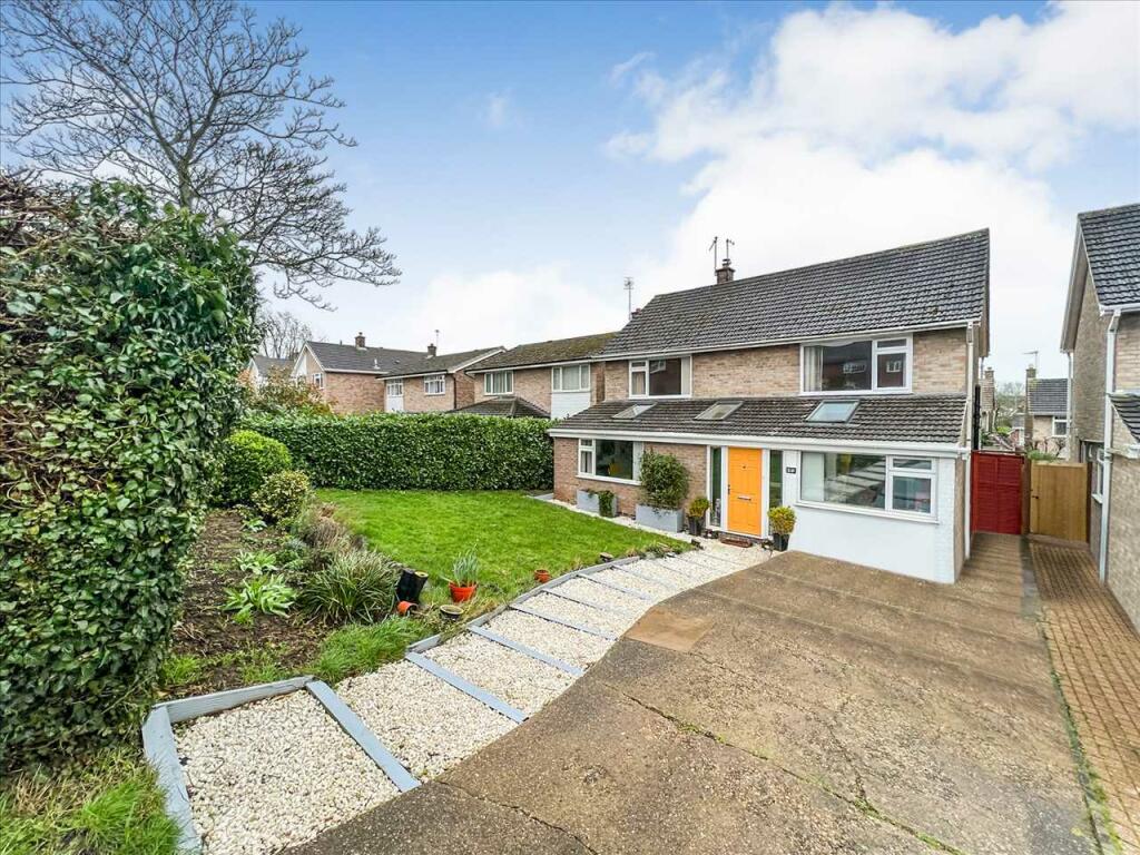 4 bedroom detached house for sale in Bunny Lane, Keyworth, Nottingham, NG12