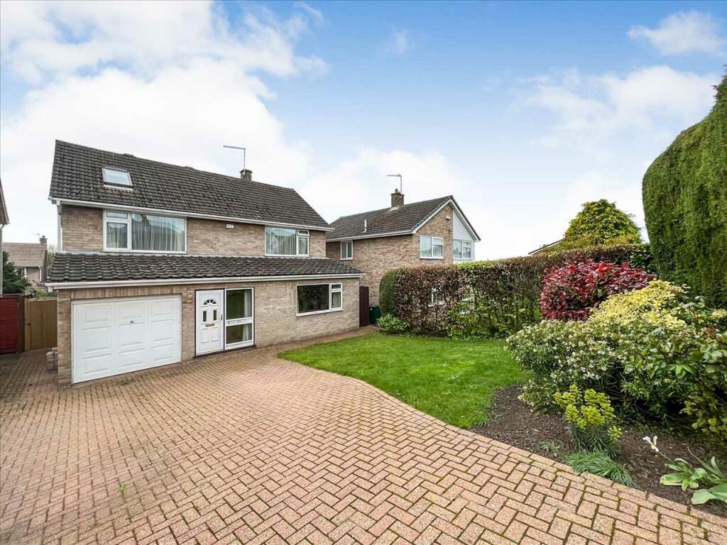 4 bedroom detached house for sale in Bunny Lane, Keyworth, Nottingham, NG12